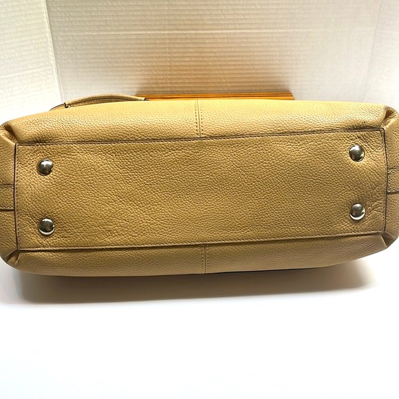 Coach Women’s Cream Pebbled Leather Penelope Ruffled Shouldered Satchel Bag: S-M - Picture 4 of 11